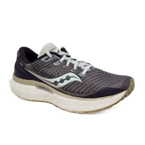 Saucony Women’s Triumph 18, Gray Running Shoes, Size 7.5