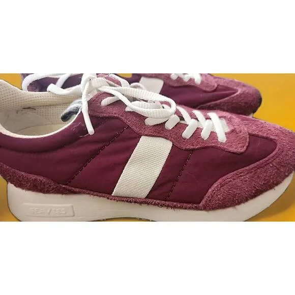 SeaVees Acorn Trainer Women’s 8 Deep Red Excellent Shoes Excellent Condition