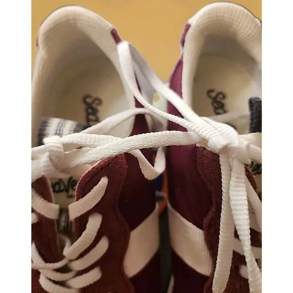 SeaVees Acorn Trainer Women’s 8 Deep Red Excellent Shoes Excellent Condition