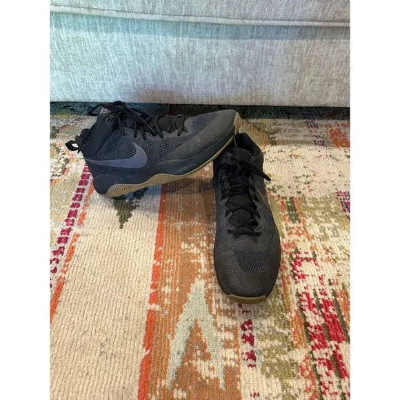 Size 10.5 - Nike Zoom Rev 2017 Black‎ Gum Mens