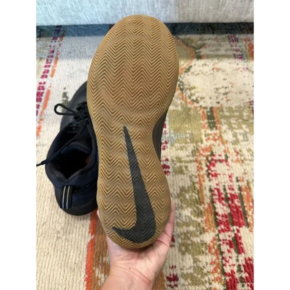 Size 10.5 - Nike Zoom Rev 2017 Black‎ Gum Mens