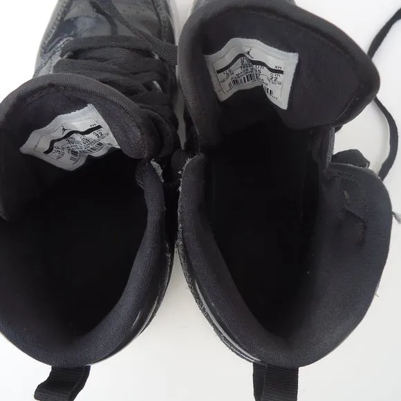 SIZE 3Y. NIKE AIR JORDAN 1 retro high  sneakers shoes.