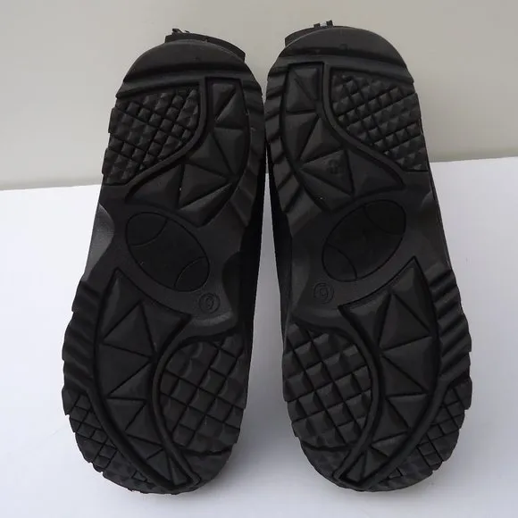 SIZE 6. MAGELLAN Outdoors boy's winter snow boots.