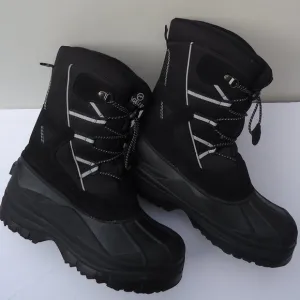 SIZE 6. MAGELLAN Outdoors boy's winter snow boots.