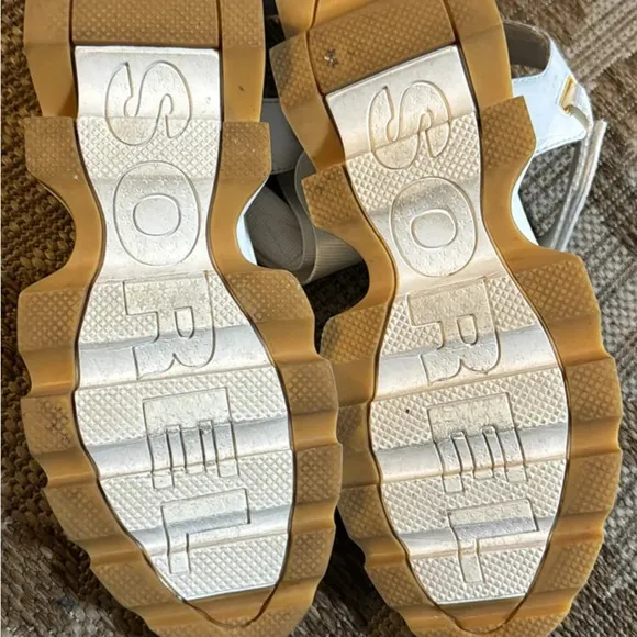 Sorel Kinetic Sandals, size 9.5 LIKE NEW!