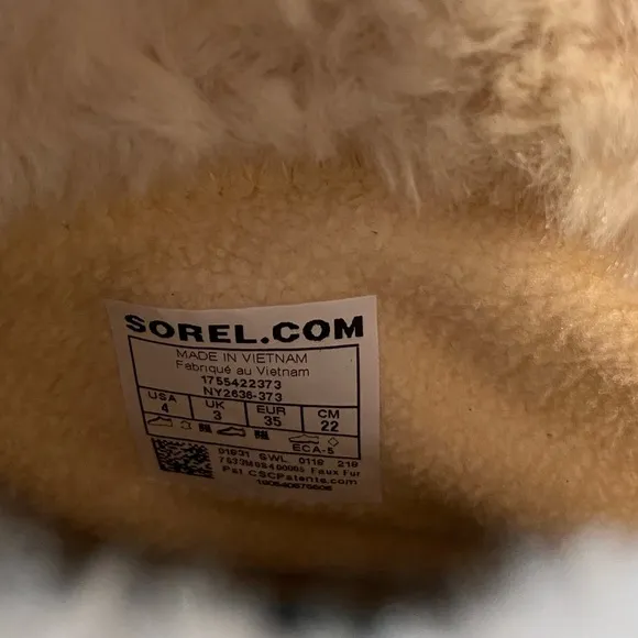 Sorel NEW Tivoli III Boots Youth Size 4 Snow Winter Weather Insulated Waterproof