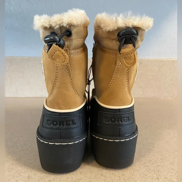 Sorel NEW Tivoli III Boots Youth Size 4 Snow Winter Weather Insulated Waterproof
