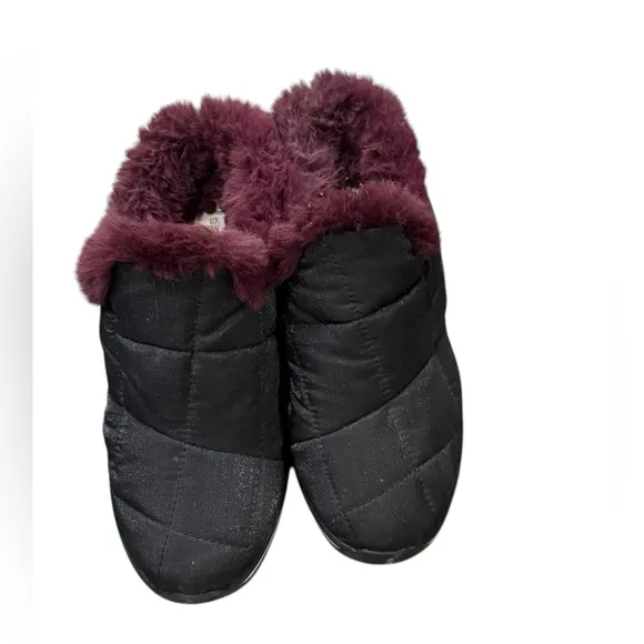 Spyder Blackberry Fur-Lined Slip-On Shoes slippers Sz 10 EUC Comfy Quilted outer