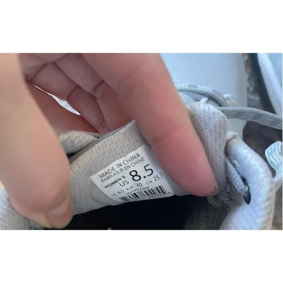 Sqairz Womans 8.5 Freedom Golf Shoes Low Top Sneakers Turf Spikes Gray Silver