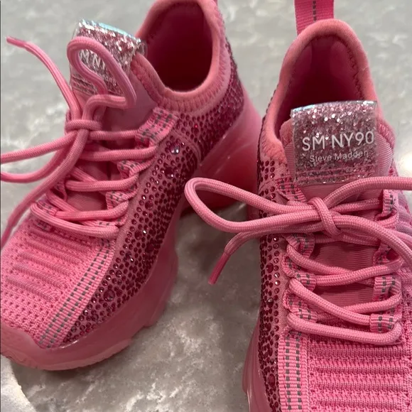 Steve Madden Neon Pink Rhinestone Sparkle Knit SM NY90 Sneakers EUC
