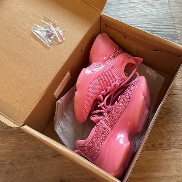 Steve Madden Neon Pink Rhinestone Sparkle Knit SM NY90 Sneakers EUC