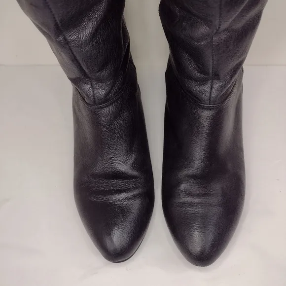 STEVE MADDEN women's over the knee boots size (8.M)