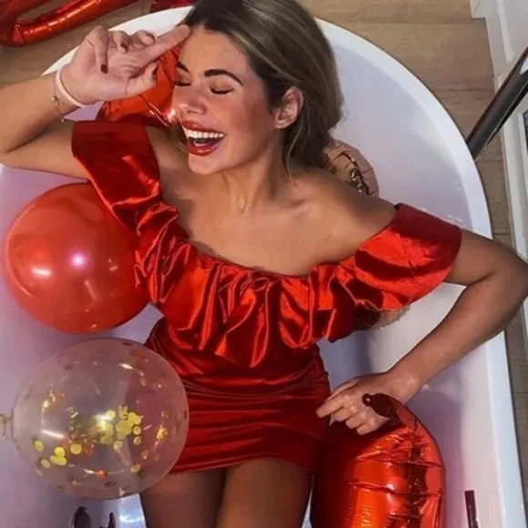 Stunning off the shoulder red mini bodycon Dress Chic classy event red carpet