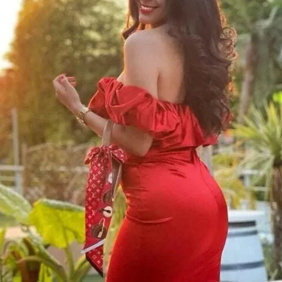 Stunning off the shoulder red mini bodycon Dress Chic classy event red carpet
