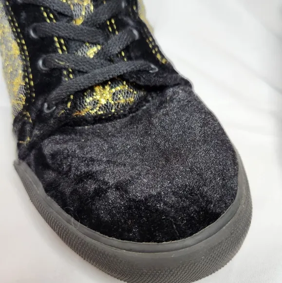 Supra x Disney Beauty &amp; the Beast Limited Edition Skytop Sneakers | Girls 4.5