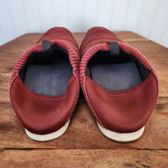 TEVA Men's 'ReEmber' Slip-on Quilted Shoes in Burgundy size 13
