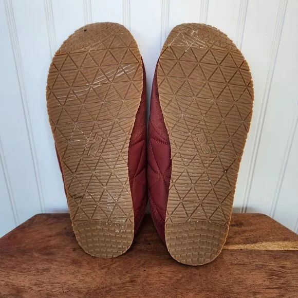 TEVA Men's 'ReEmber' Slip-on Quilted Shoes in Burgundy size 13