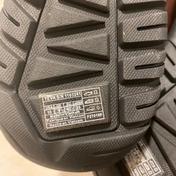 Teva Size 10 Hurricane Shearling Walking Sandals