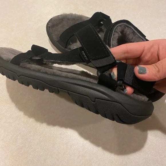 Teva Size 10 Hurricane Shearling Walking Sandals