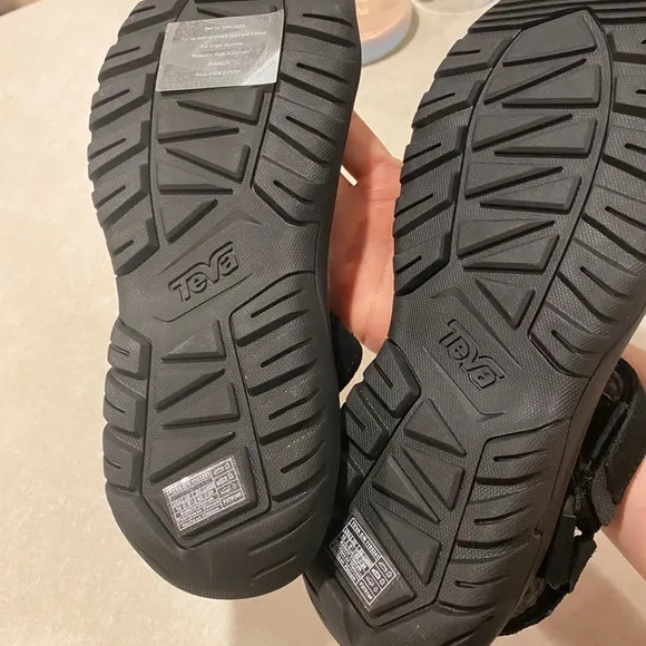 Teva Size 10 Hurricane Shearling Walking Sandals
