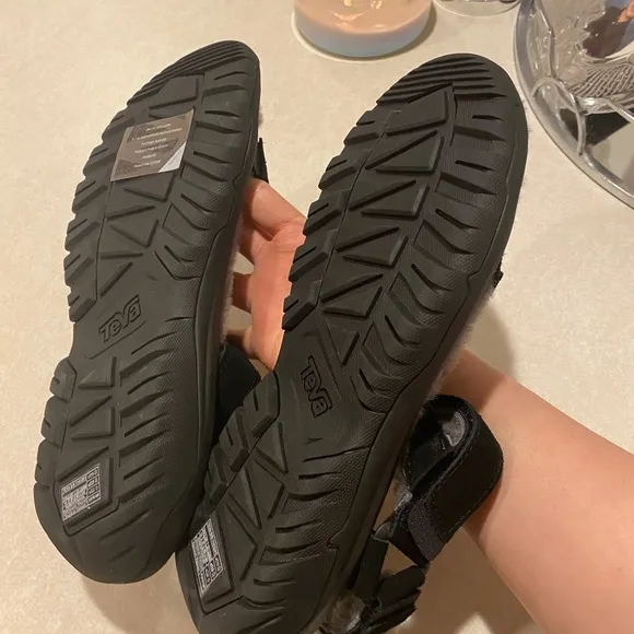 Teva Size 10 Hurricane Shearling Walking Sandals
