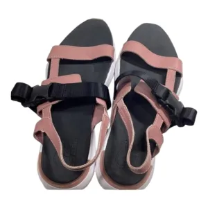 The sporty-chic SOREL® Kinetic™ Impact Sling sandals have the strappy leather up