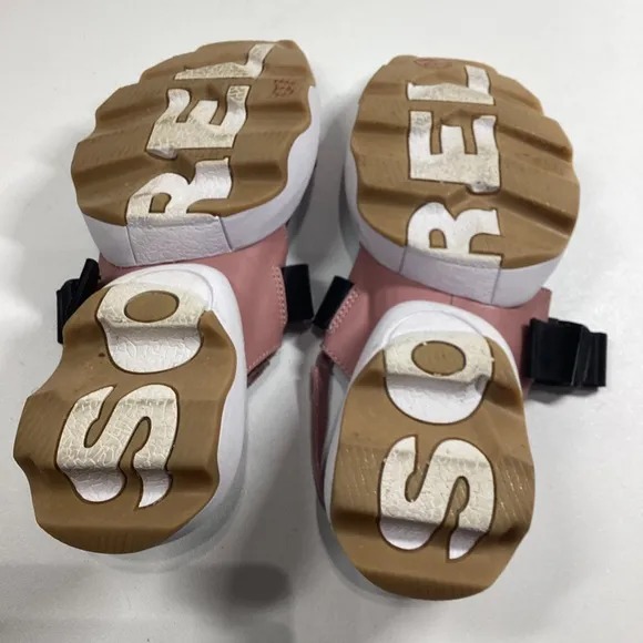 The sporty-chic SOREL® Kinetic™ Impact Sling sandals have the strappy leather up