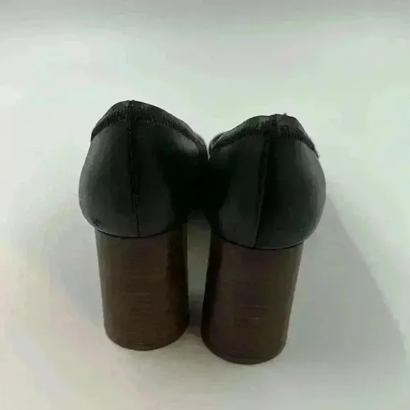 Top Shop leather heeled shoes size 8. Classic wardrobe staple.
