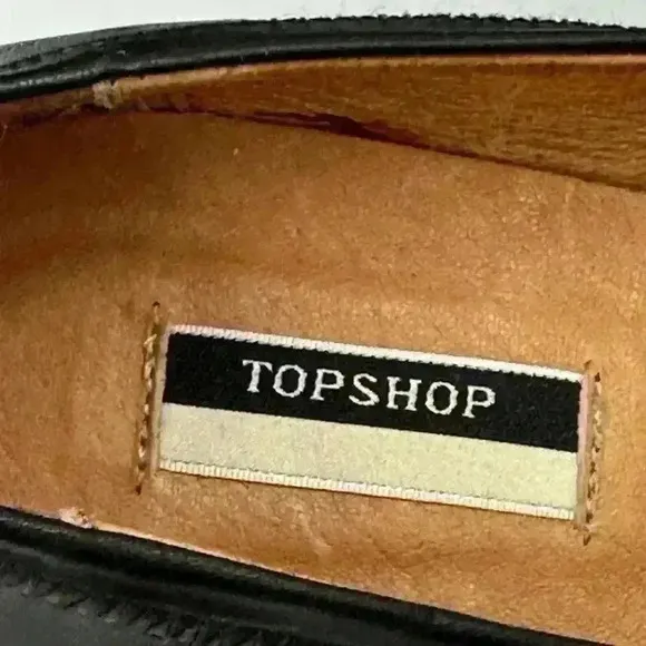 Top Shop leather heeled shoes size 8. Classic wardrobe staple.