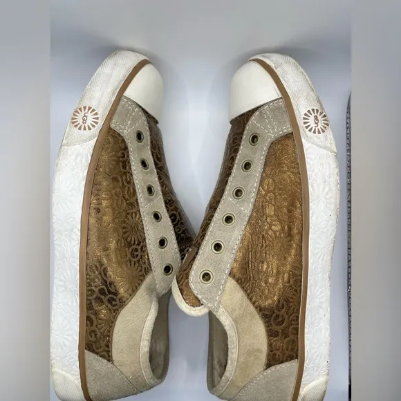 Ugg Australia Laela Leather Sheepskin Womens Gold Tan Slip On Low Top Boho 9