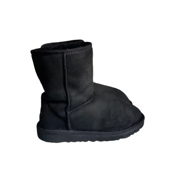 UGG Australia Youth Classic Short 5251 K Sheepskin Boot Shoes Black Size 3 US