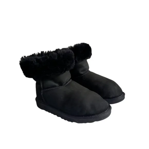 UGG Australia Youth Classic Short 5251 K Sheepskin Boot Shoes Black Size 3 US