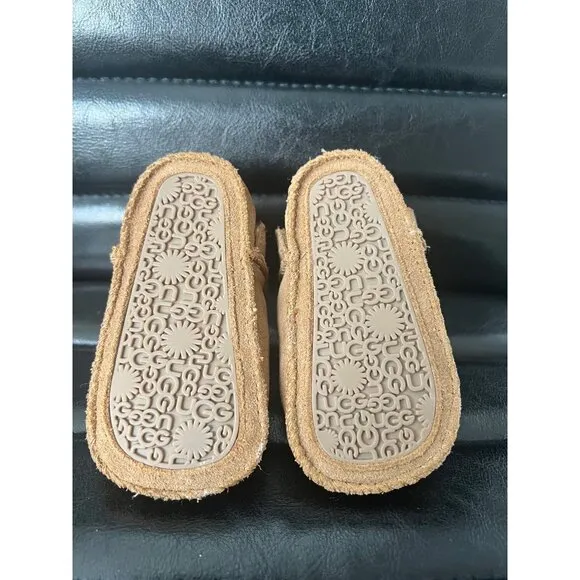 UGG BABY Classic Ultra Mini chestnut  SHOES SIZE 2/3 ( 6-12 months)