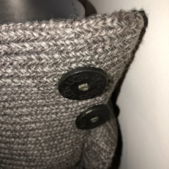 UGG Classic Cardy  Knit Boot. 7M