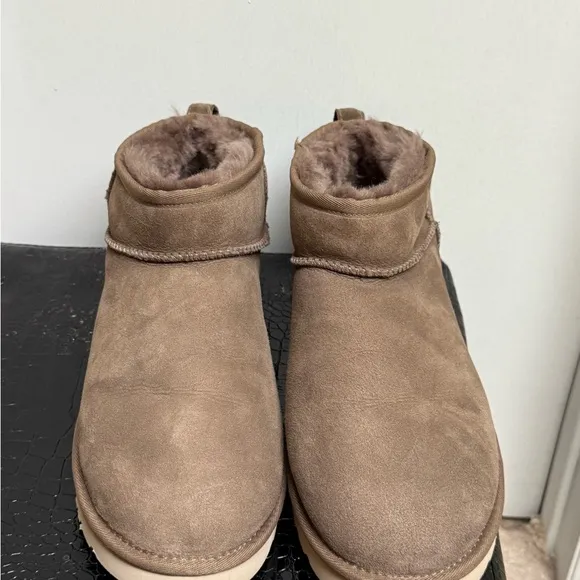 Ugg Classic Ultra Mini menSuede Wool Lined Ankle Boots