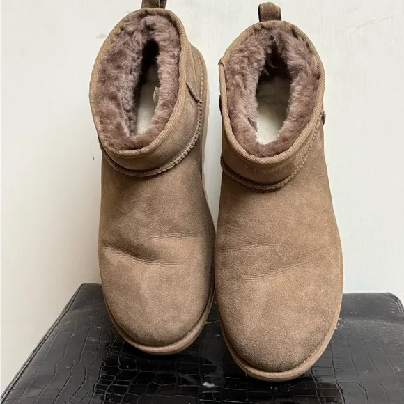 Ugg Classic Ultra Mini menSuede Wool Lined Ankle Boots