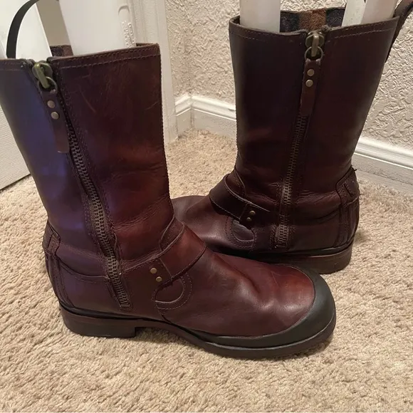 UGG men brown leather black detail zip up adjustable boots, size 10