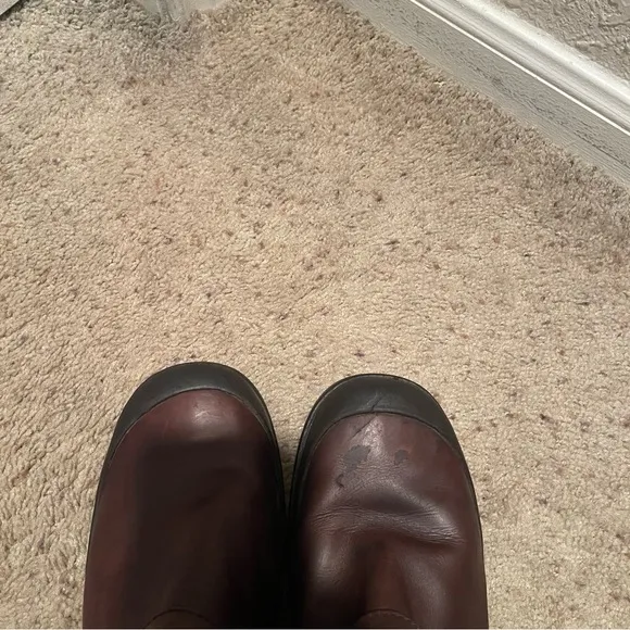 UGG men brown leather black detail zip up adjustable boots, size 10