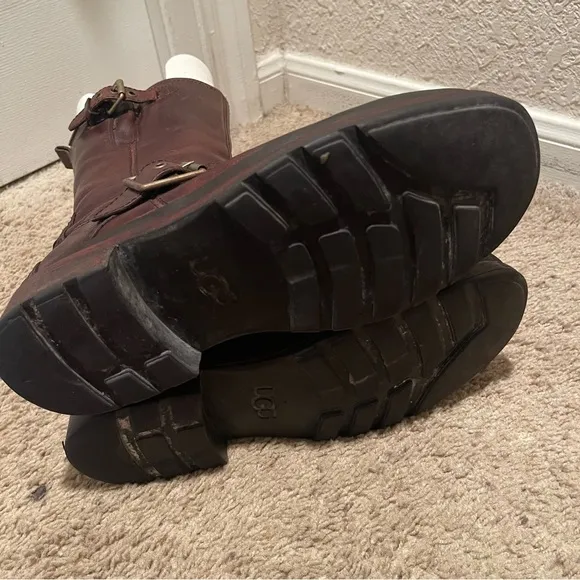UGG men brown leather black detail zip up adjustable boots, size 10