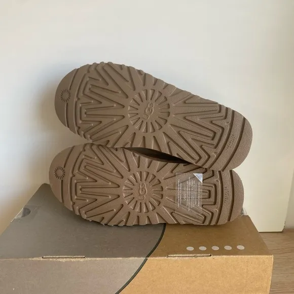 Ugg Neumel II Graphic Chestnut Suede Ankle Boots- SZ Men 6- Women 7.5