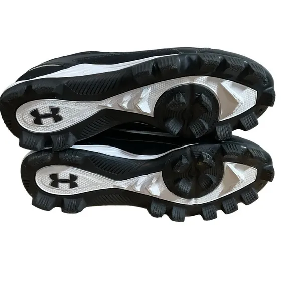 Under Armour Men’s size 9 Cleats ART No. 1206182-011 FTY NO EVU black white