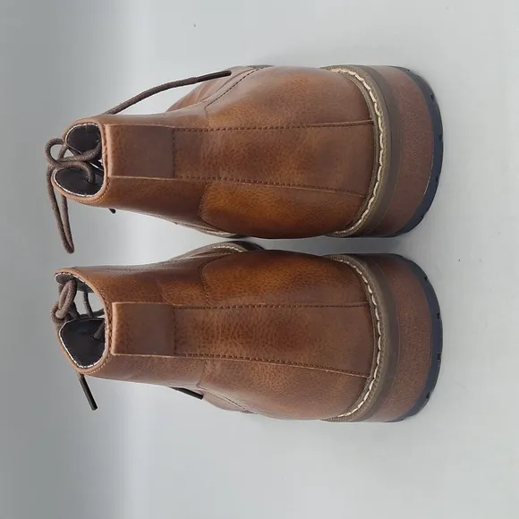 Van Heusen Men's Gibson Chukka Boots Men size 10.5 vegan leather