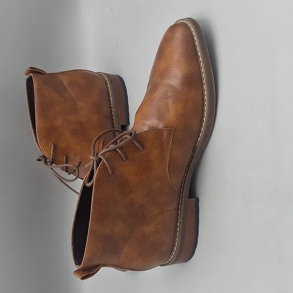 Van Heusen Men's Gibson Chukka Boots Men size 10.5 vegan leather