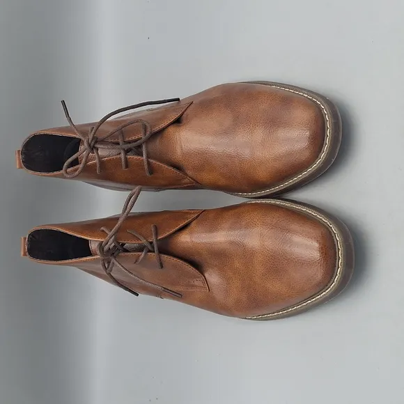 Van Heusen Men's Gibson Chukka Boots Men size 10.5 vegan leather
