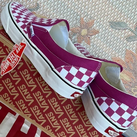 Vans Classic Slip-0n(Checkerboard) Fuchsia Re VN000XG8AZYMen’s Sneakers