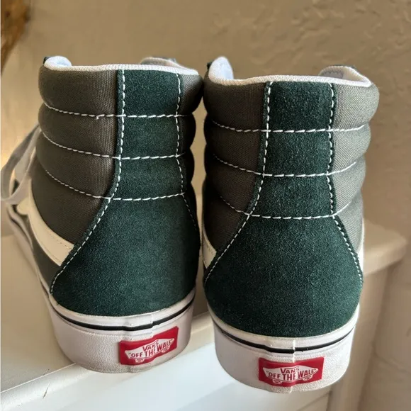 VANS High Top Skateboard Shoes Green Comfy Cush Mens 10.5. Women’s 12.0