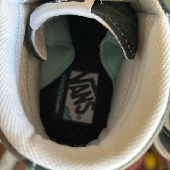 VANS High Top Skateboard Shoes Green Comfy Cush Mens 10.5. Women’s 12.0