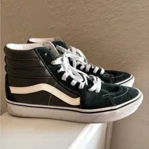 VANS High Top Skateboard Shoes Green Comfy Cush Mens 10.5. Women’s 12.0