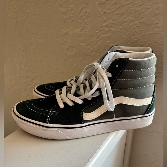 VANS High Top Skateboard Shoes Green Comfy Cush Mens 10.5. Women’s 12.0