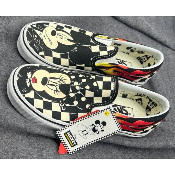 Vans KIDS SIZE 4 Disney Mickey &amp; Minnie Mouse Classic Slip-On Shoes